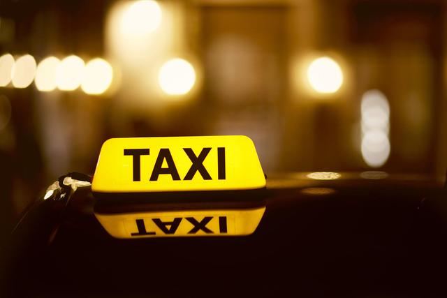 成都出租车的计费标准（起步价8元2公里起）(1)