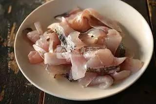 鲈鱼最好吃的10种做法（你绝对没试过的31款鲈鱼做法）(5)