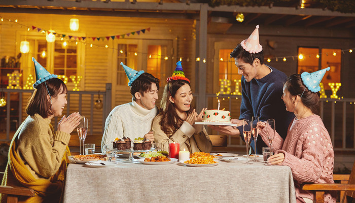 酒桌上活跃气氛的段子 酒桌上能够活跃气氛的段子 