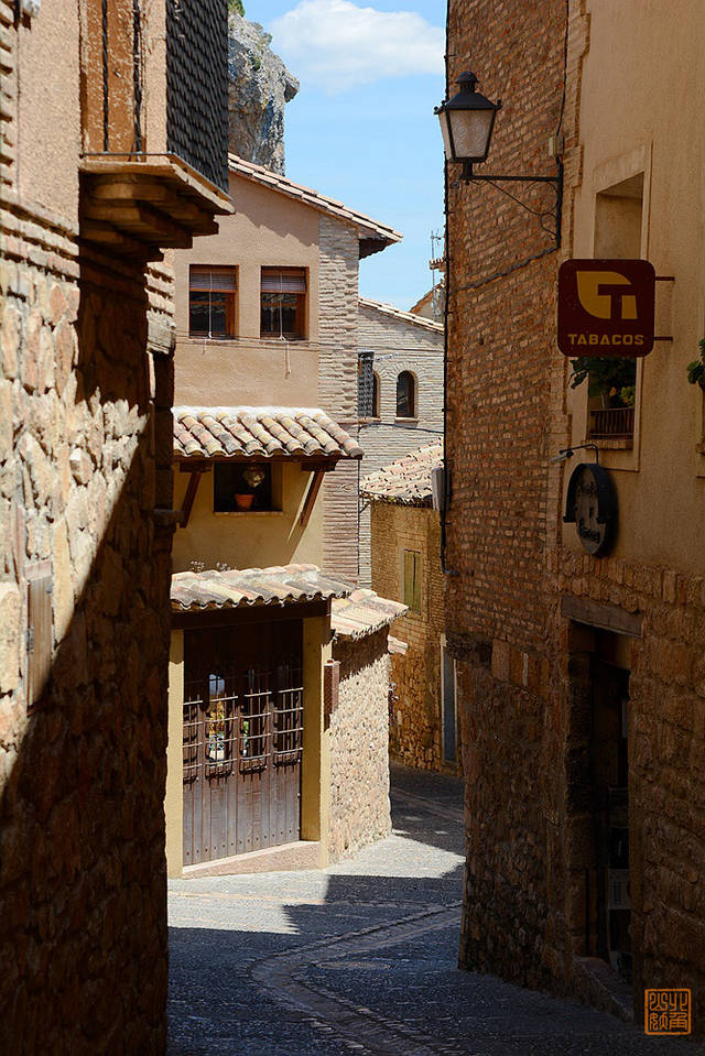 偏远小镇适合开什么店：偏僻的小镇.做什么生意好