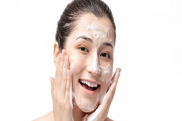 旁氏APG氨基酸洁面奶怎么样 洗面奶氨基酸的作用