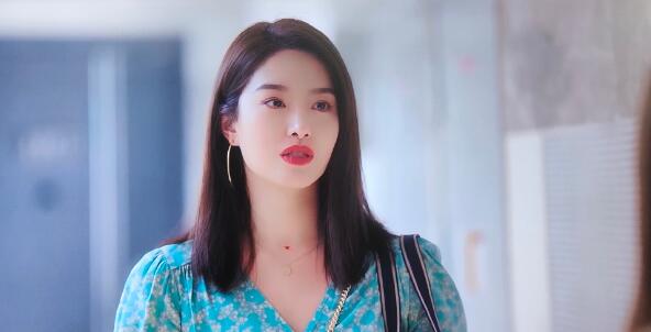 欢乐颂3露西扮演者是谁