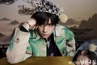 ​易烊千玺vogue京剧风封面大片释出