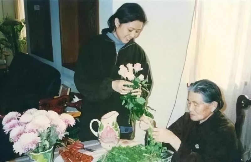 倪萍个人资料（63岁倪萍现状身材暴瘦脸部浮肿）