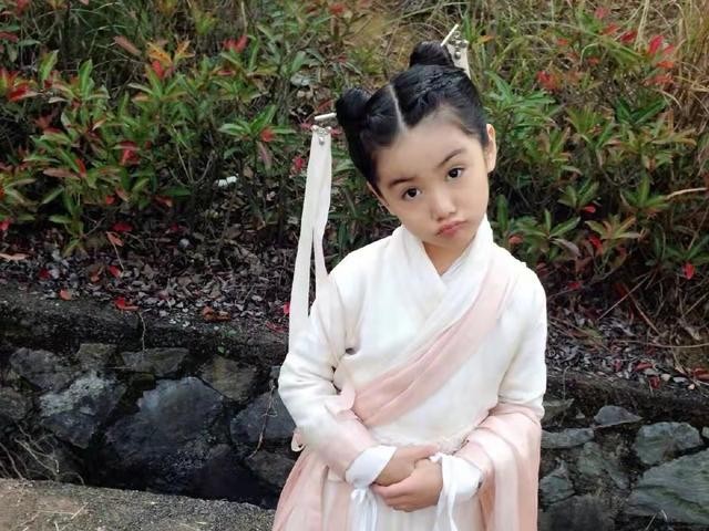 张籽沐妈妈是谁（张籽沐女一号13岁演17岁高中生）