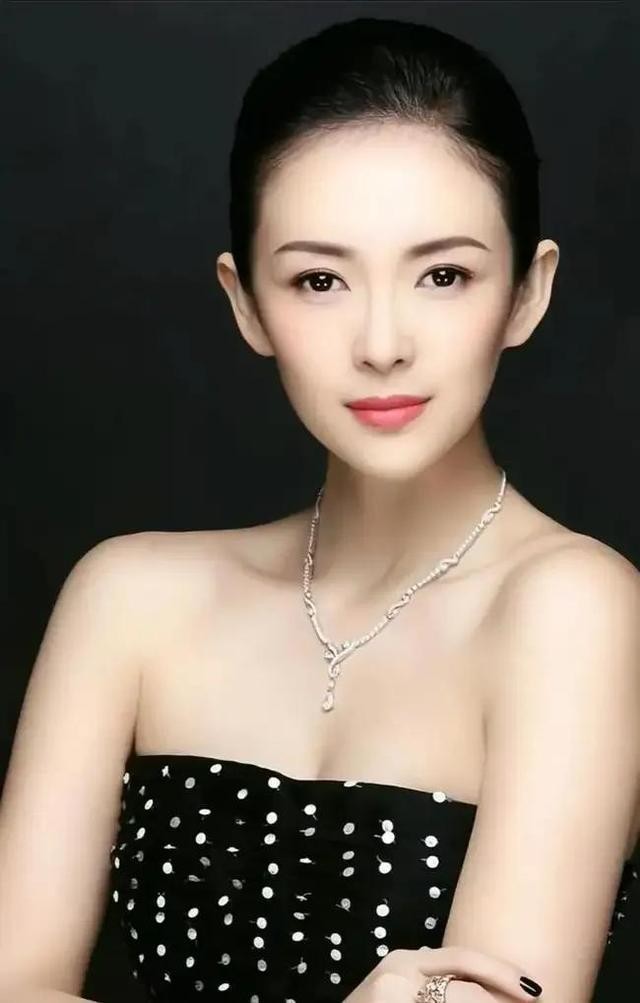 演员章子怡的个人资料简介（国际影后章子怡）