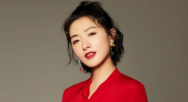 万茜个人资料简介图片（演员万茜低调嫁摄影师生一女）