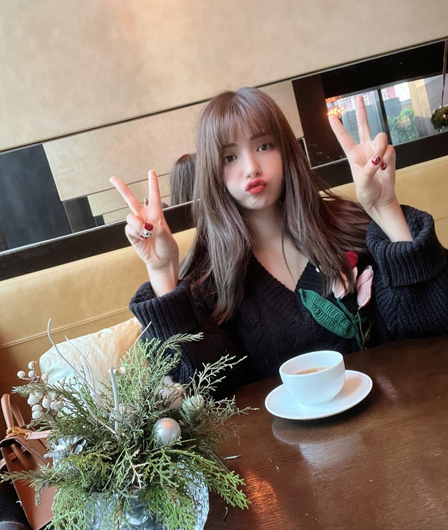 麦迪娜姜潮情人节撒狗粮（麦迪娜姜潮拥抱接吻超恩爱）