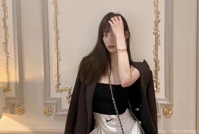 綦美合吐槽王一博黏人（綦美合和王一博传绯闻）