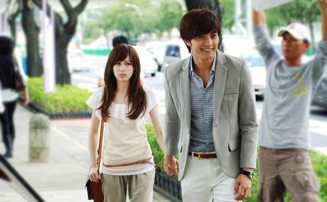 李亚鹏王菲怎么在一起的（回看王菲和李亚鹏的婚姻）