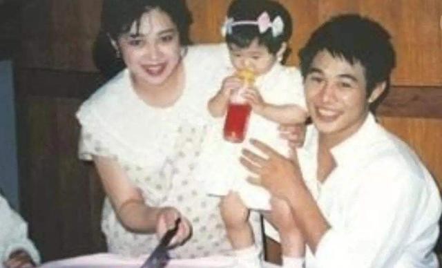 黄秋燕近照苍老似70岁(李连杰前妻黄秋燕现状惨淡)