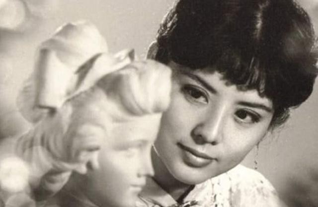 黄秋燕近照苍老似70岁(李连杰前妻黄秋燕现状惨淡)