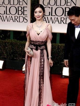 杨紫璐的干爹是谁(揭明星傍干爹的内幕)