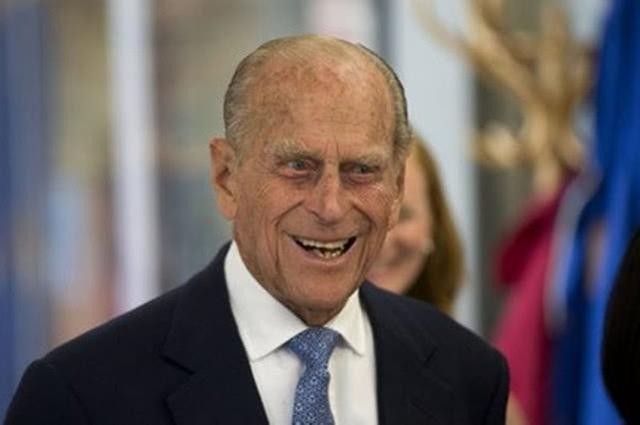 戴安娜王妃怎么死的(戴安娜王妃车祸而死为何民间说是谋杀)