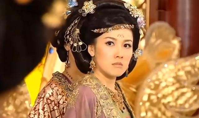 李诗韵老公(39岁港姐李诗韵宣布订婚)