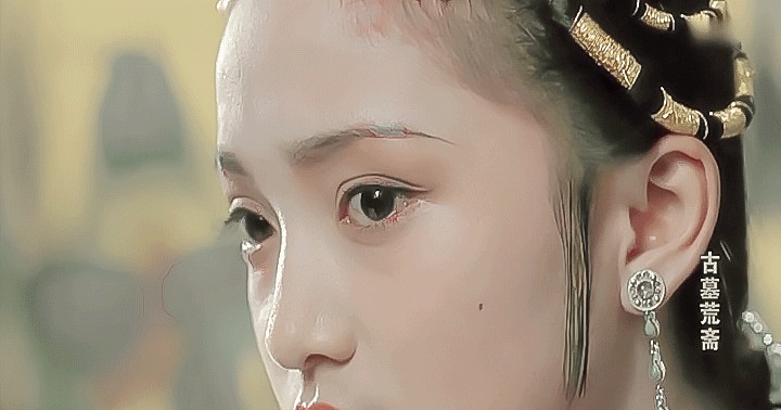 周迅年轻时的颜值照片（17岁的周迅像个小精灵）