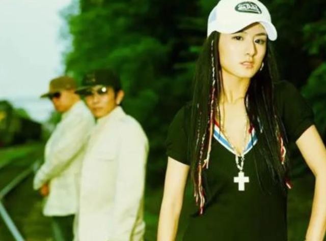 薇娅整容前的照片(谁说网红无法逆袭薇娅旧照曝光)