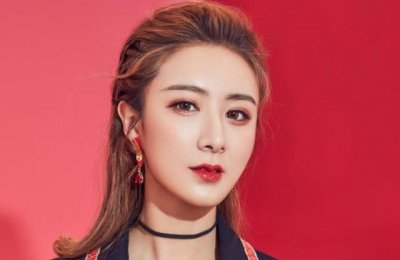 ​薇娅整容前的照片（谁说网红无法逆袭薇娅旧照曝光）