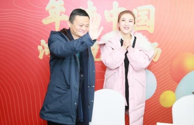 薇娅整容前的照片(谁说网红无法逆袭薇娅旧照曝光)