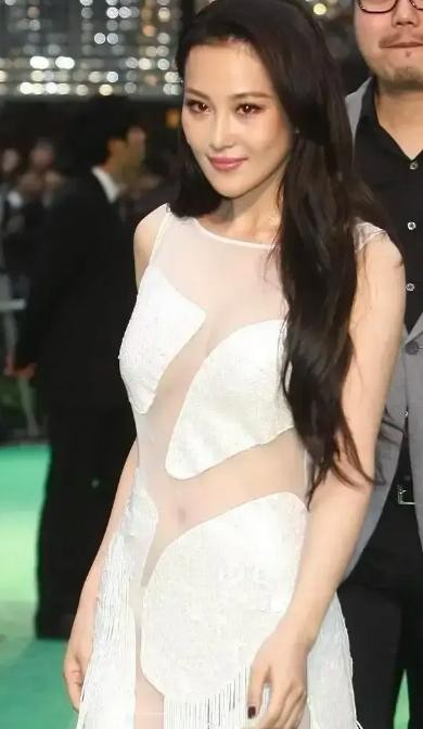 张馨予透视装(张馨予成为军嫂前挺放得开)