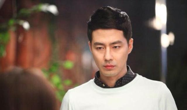 赵寅成整容后的对比（赵寅成鼻歪疑似整容）