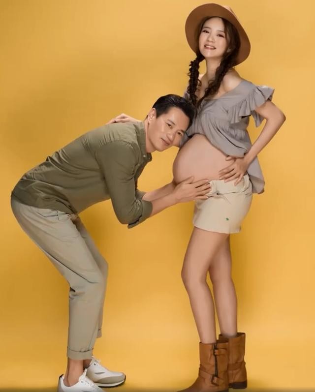 安以轩孕肚照身材超火辣（安以轩和老公深情热吻太幸福）