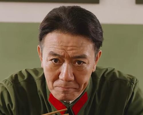 安以轩孕肚照身材超火辣（安以轩和老公深情热吻太幸福）