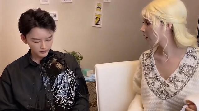 芭比迪丽拉原来的样子(真人芭比迪丽拉否认整容)