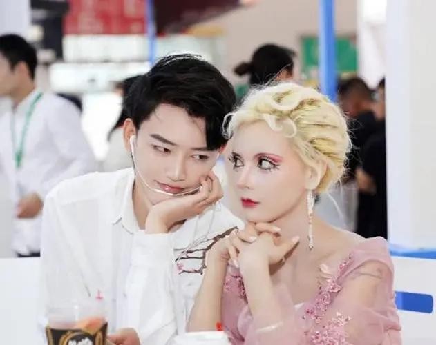 芭比迪丽拉原来的样子(真人芭比迪丽拉否认整容)