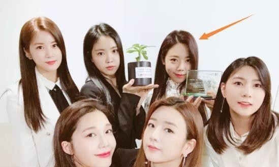 金南珠整容前（Apink金南珠神级美貌毁于五官之王）