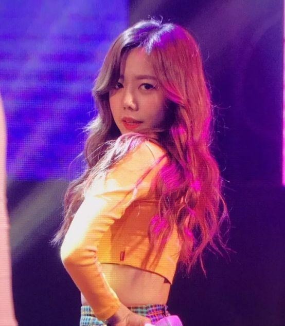 金南珠整容前（Apink金南珠神级美貌毁于五官之王）