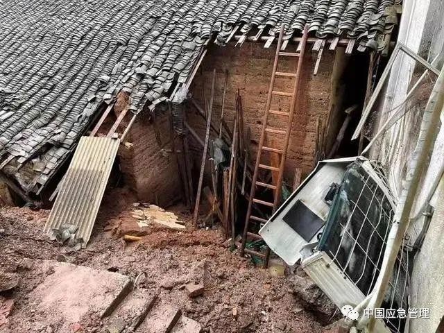 六盘水山体滑坡事件（山体垮塌3人被埋）