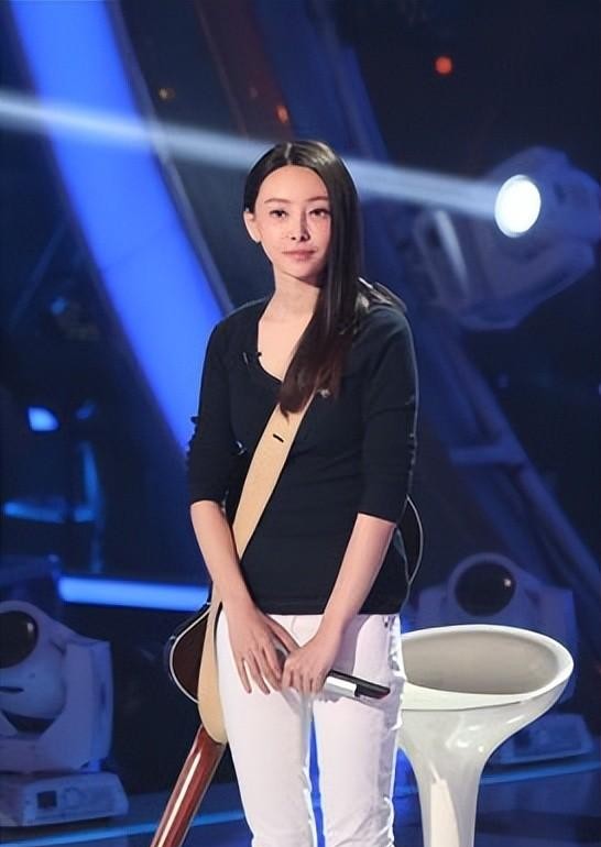 皇族拽姐于文文出道即巅峰(于文文手握代表作为何泯然众人)