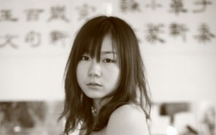 裸模照片大全（90后人大才女不顾批评做裸模）