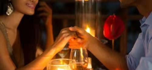 情侣之间的事情有哪些（情侣之间都会做的这五件事）