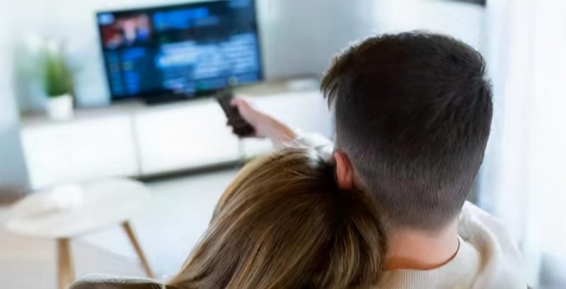 情侣之间的事情有哪些（情侣之间都会做的这五件事）