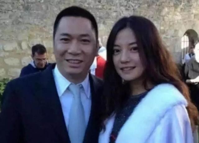 李宇春老公结婚照（李宇春婚纱照首度曝光）