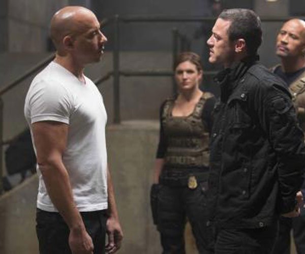 速度与激情6主题曲叫什么 现在总共多少部了