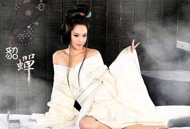 2018白鳍豚图片(长江白鳍豚灭绝了吗)