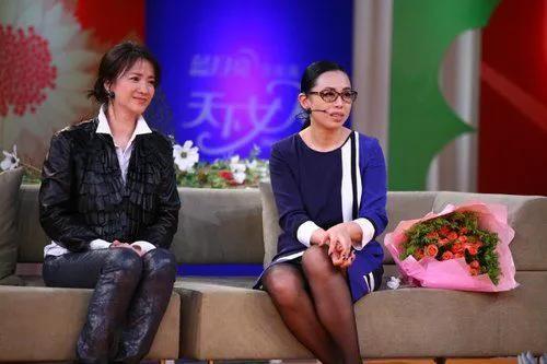 何晴个人资料简介(51岁患癌被二婚老公宠上天)(23)