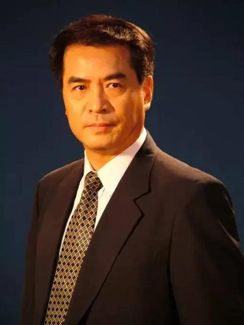 何晴个人资料简介(51岁患癌被二婚老公宠上天)(26)