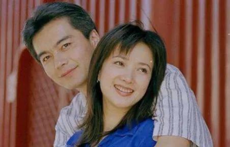 何晴个人资料简介(51岁患癌被二婚老公宠上天)(17)