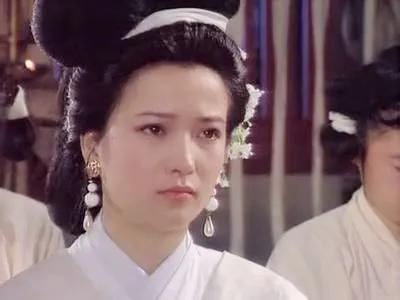 何晴个人资料简介(51岁患癌被二婚老公宠上天)(15)