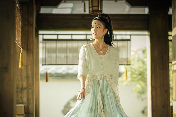 张雅钦个人资料 她受捧并不代表就有金主