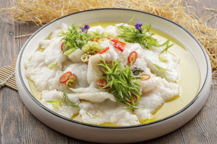 龙利鱼是海鱼还是淡水鱼（巴沙鱼跟龙利鱼的区别介绍）