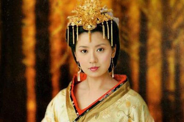 至尊红颜主题曲叫什么名字 能成为经典古装剧的原因