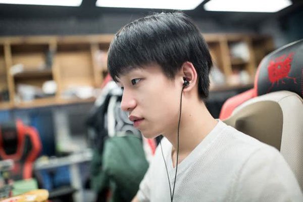 厂长7777是什么梗 连厂长是谁都不认识