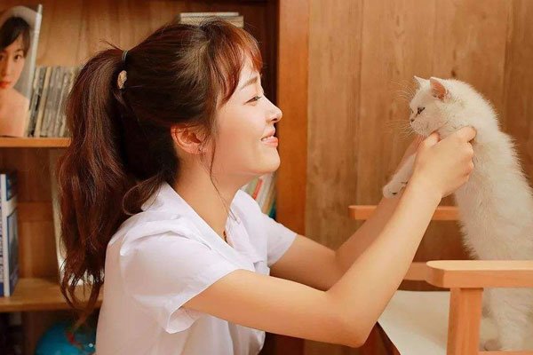 女人每天喝蜂蜜好处和坏处 不能够当做饭吃