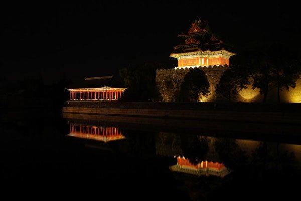 故宫晚上闹鬼是真的吗 晚上是否有什么人在居住呢