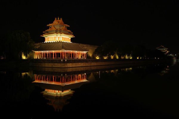 故宫晚上闹鬼是真的吗 晚上是否有什么人在居住呢